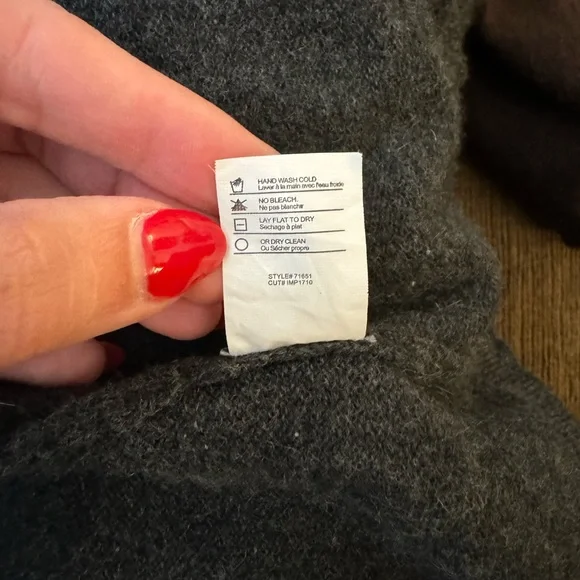 Vince Camuto Cashmere cardigan sweater - Picture 7 of 10